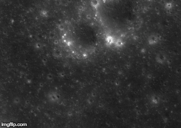 LROC before-image M1119014742L, after-image M1149637354L [NASA/GSFC/Arizona State University].